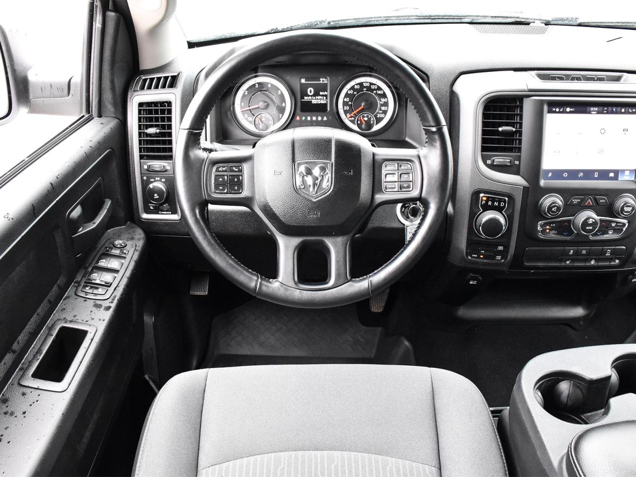 2022 RAM 1500 Classic EXPRESS Photo