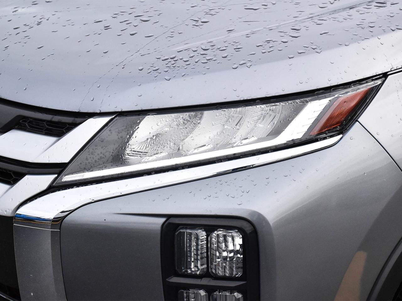 2022 Mitsubishi RVR ES Photo