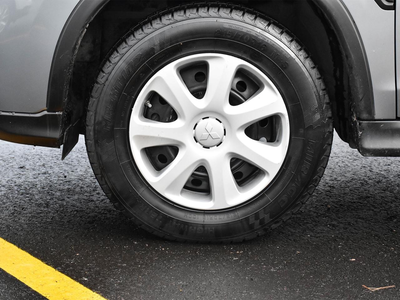 2022 Mitsubishi RVR ES Photo