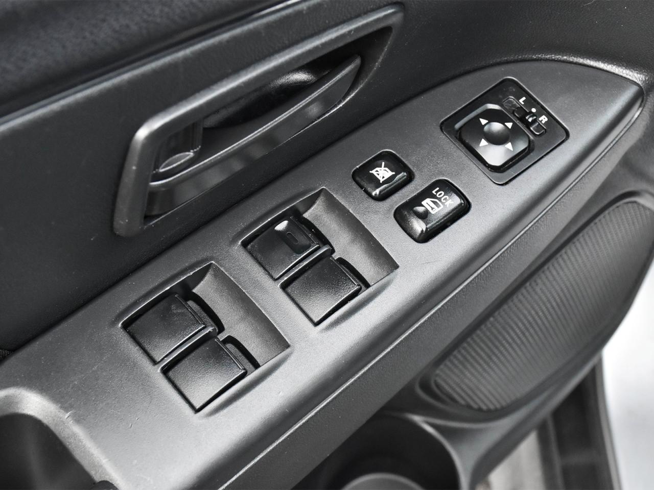 2022 Mitsubishi RVR ES Photo