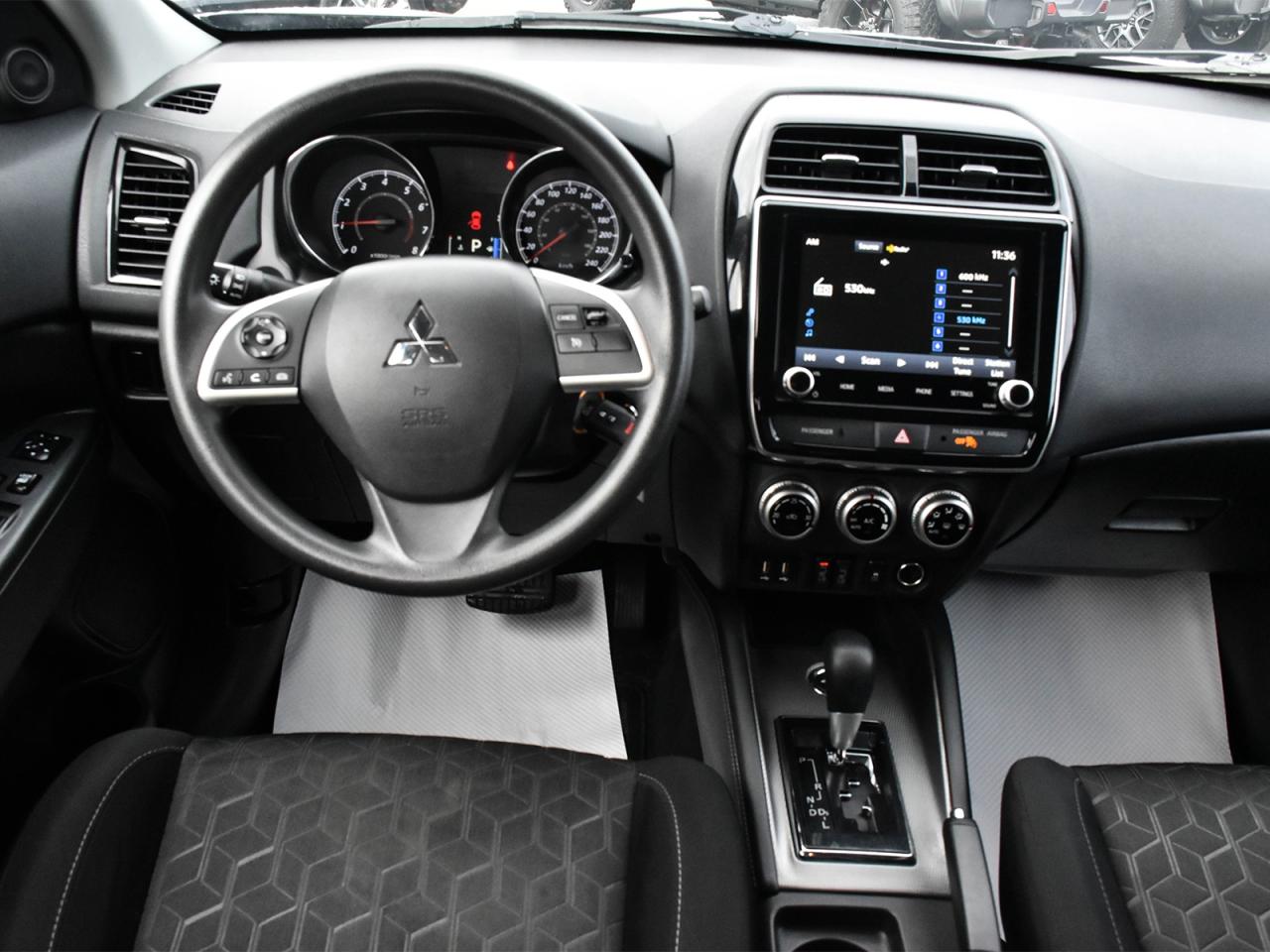 2022 Mitsubishi RVR ES Photo