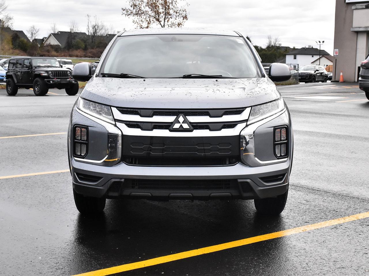 2022 Mitsubishi RVR ES Photo