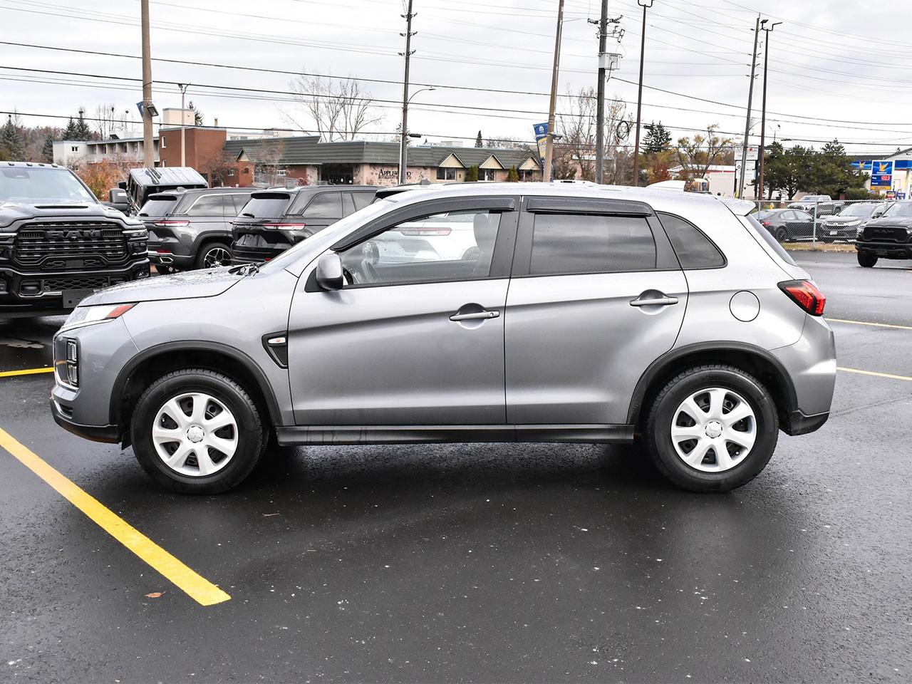 2022 Mitsubishi RVR ES Photo4