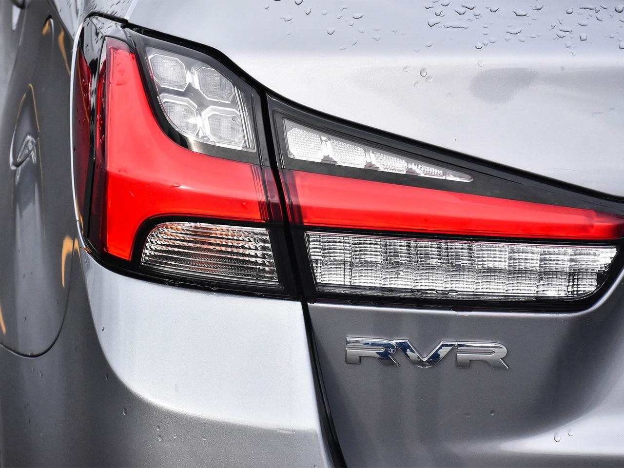 2022 Mitsubishi RVR ES Photo