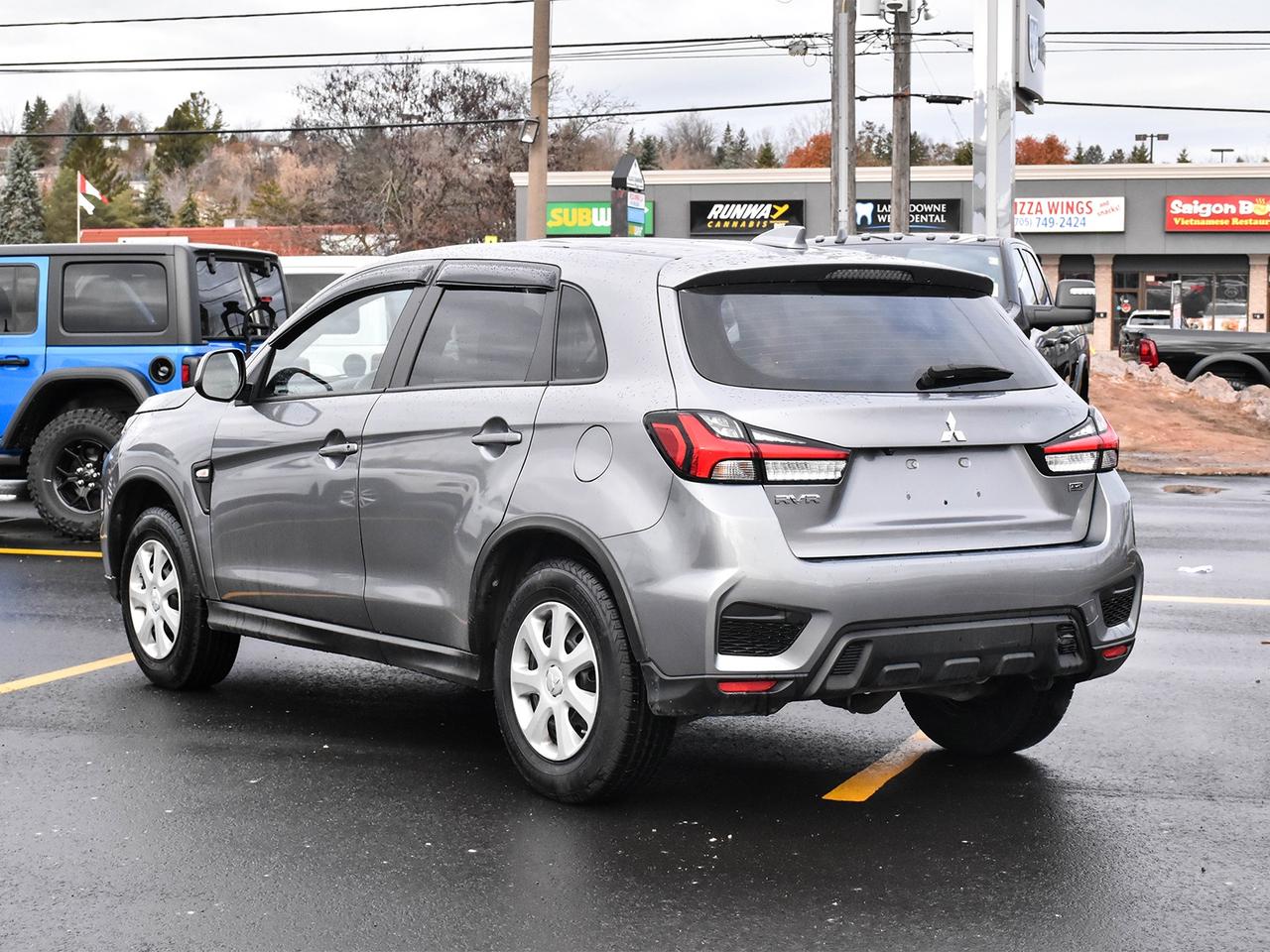 2022 Mitsubishi RVR ES Photo