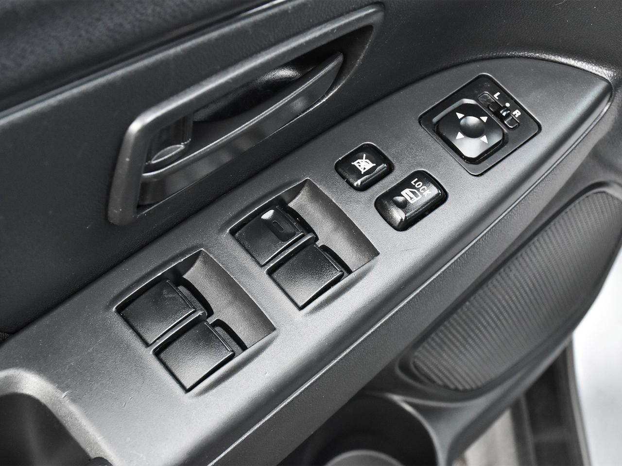 2022 Mitsubishi RVR ES Photo