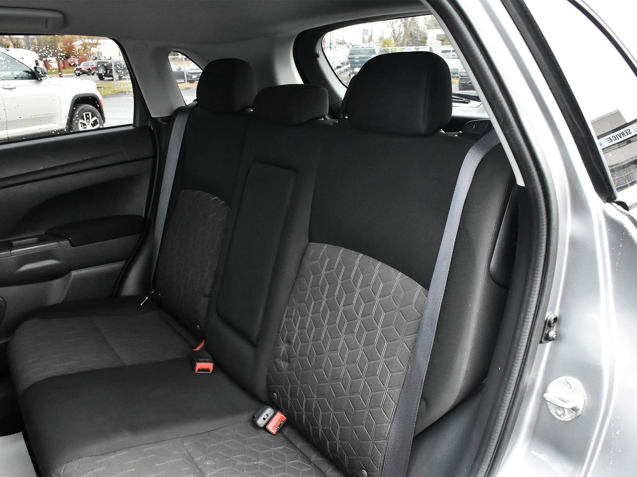 2022 Mitsubishi RVR ES Photo