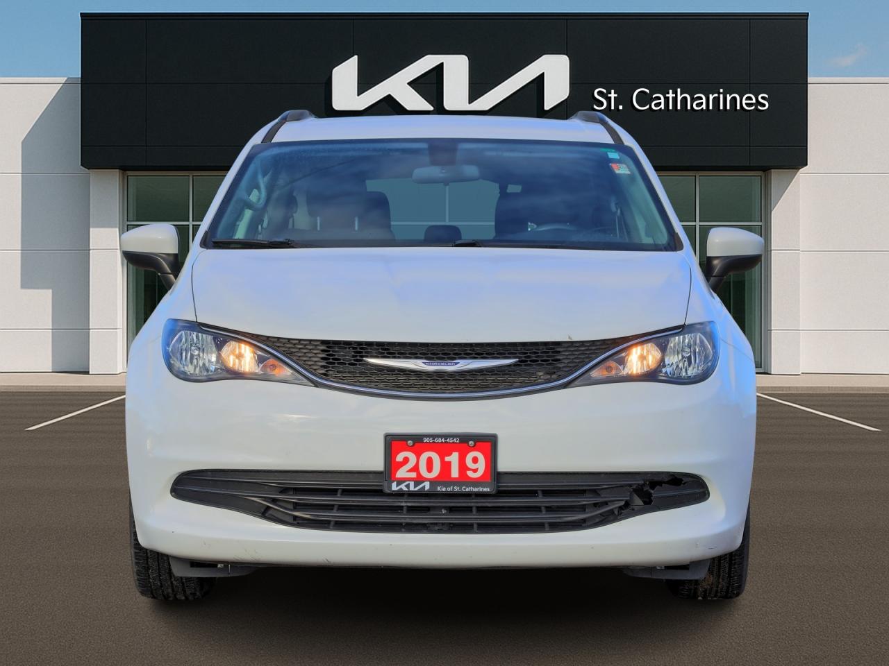 2019 Chrysler Pacifica Touring   Stow ’n Go   Tri-Zone Climate   CarPlay Photo