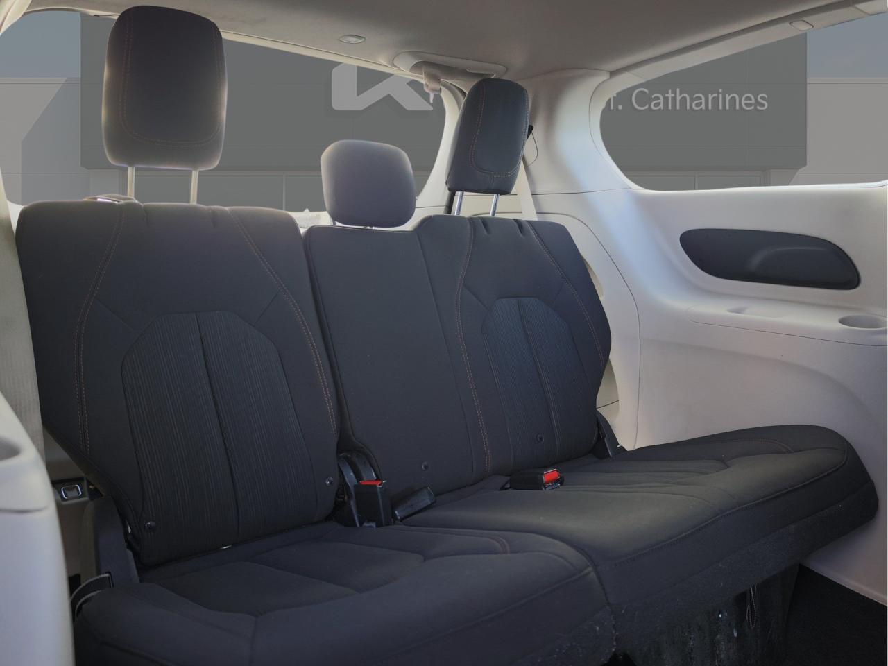 2019 Chrysler Pacifica Touring   Stow ’n Go   Tri-Zone Climate   CarPlay Photo