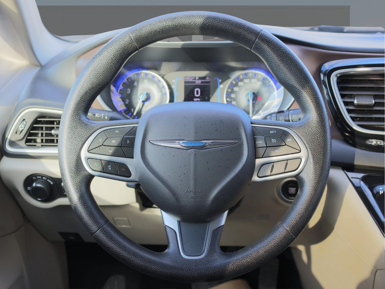 2019 Chrysler Pacifica Touring   Stow ’n Go   Tri-Zone Climate   CarPlay Photo