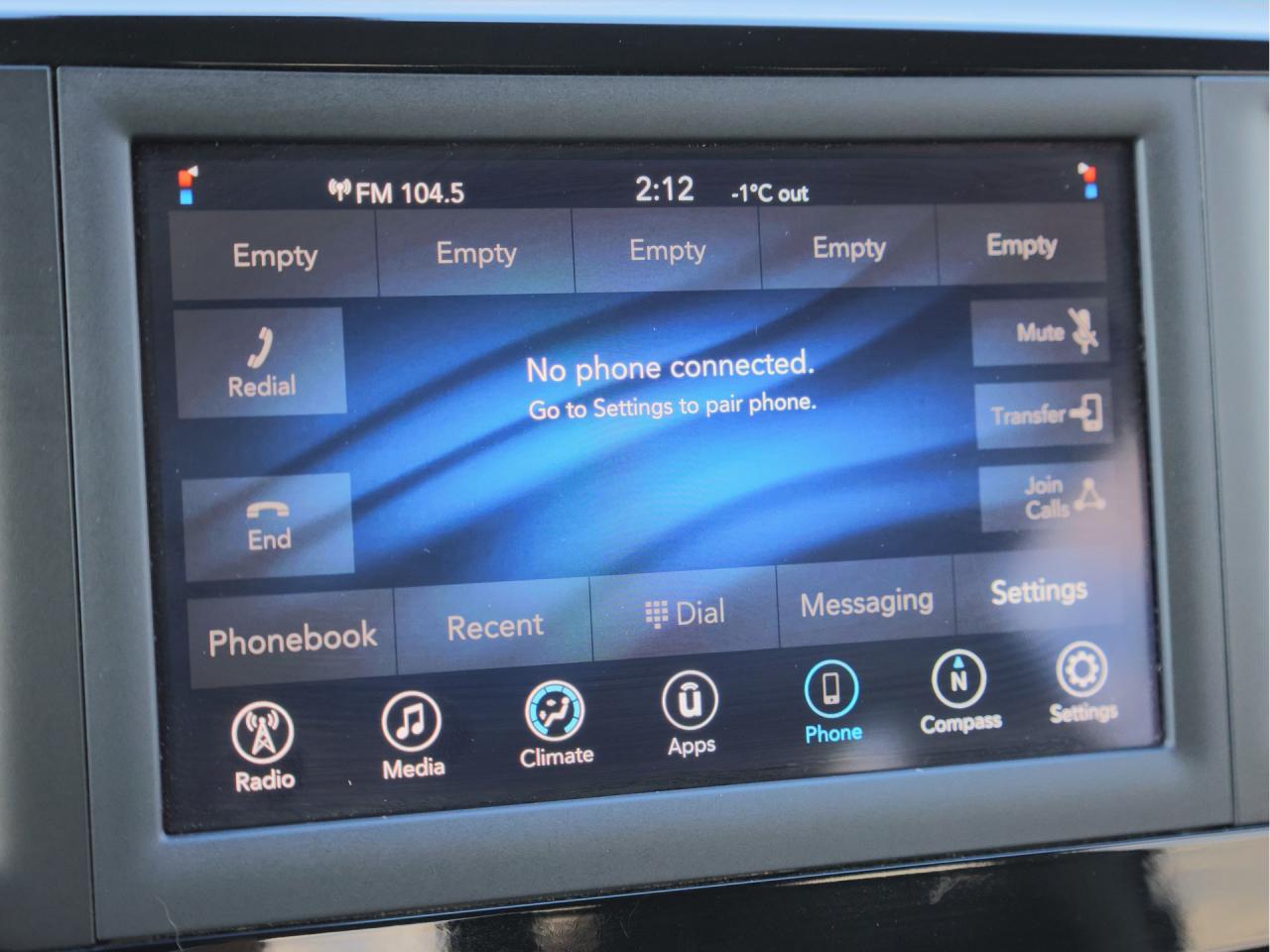 2019 Chrysler Pacifica Touring   Stow ’n Go   Tri-Zone Climate   CarPlay Photo