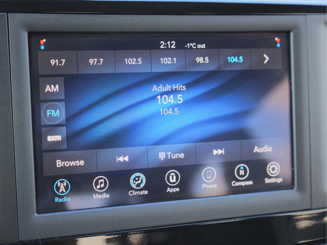 2019 Chrysler Pacifica Touring   Stow ’n Go   Tri-Zone Climate   CarPlay Photo