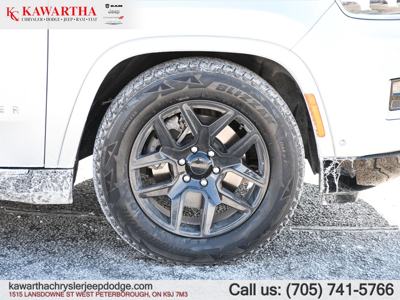 2023 Jeep Grand Wagoneer L Series III Photo