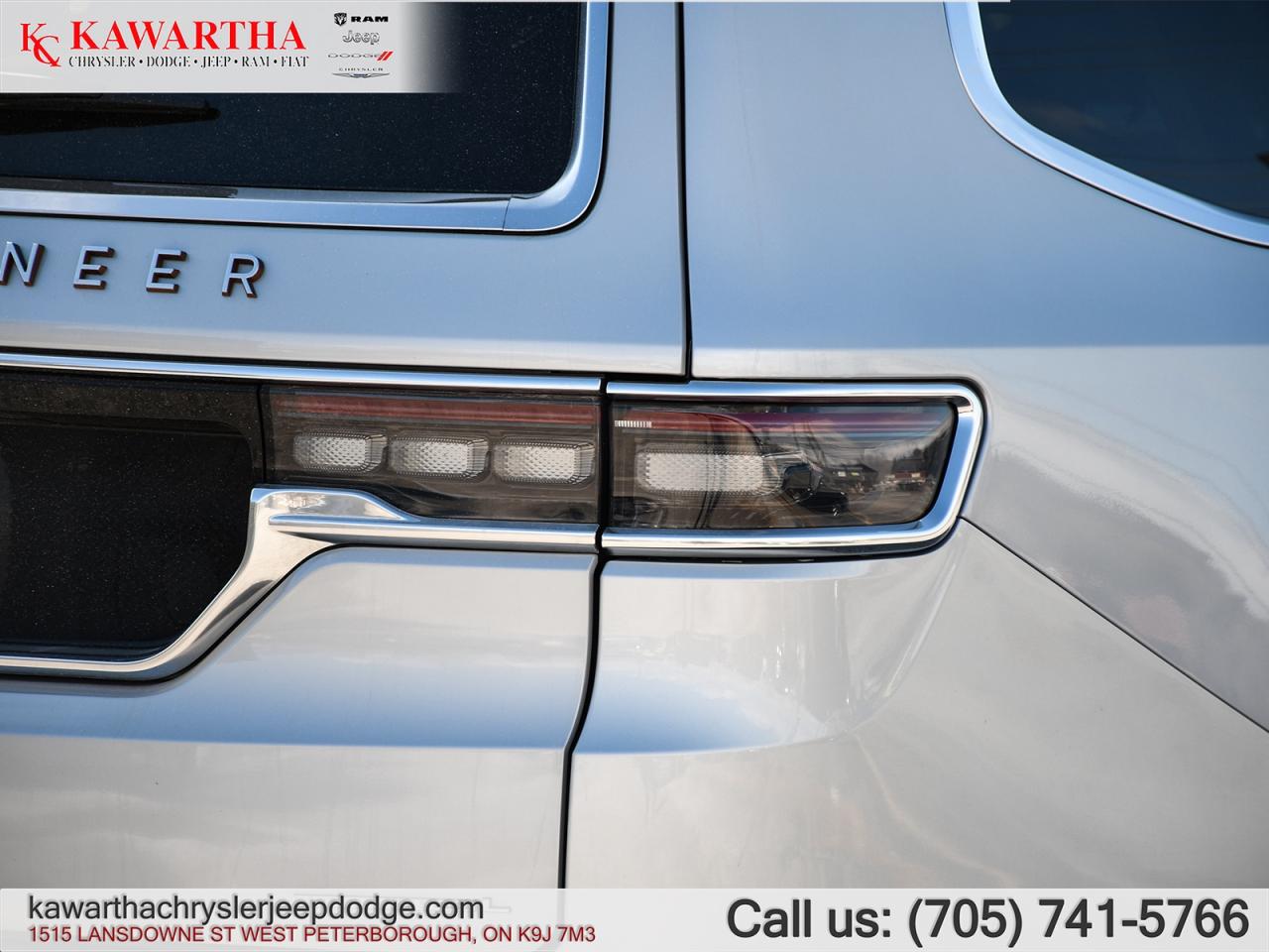 2023 Jeep Grand Wagoneer L Series III Photo