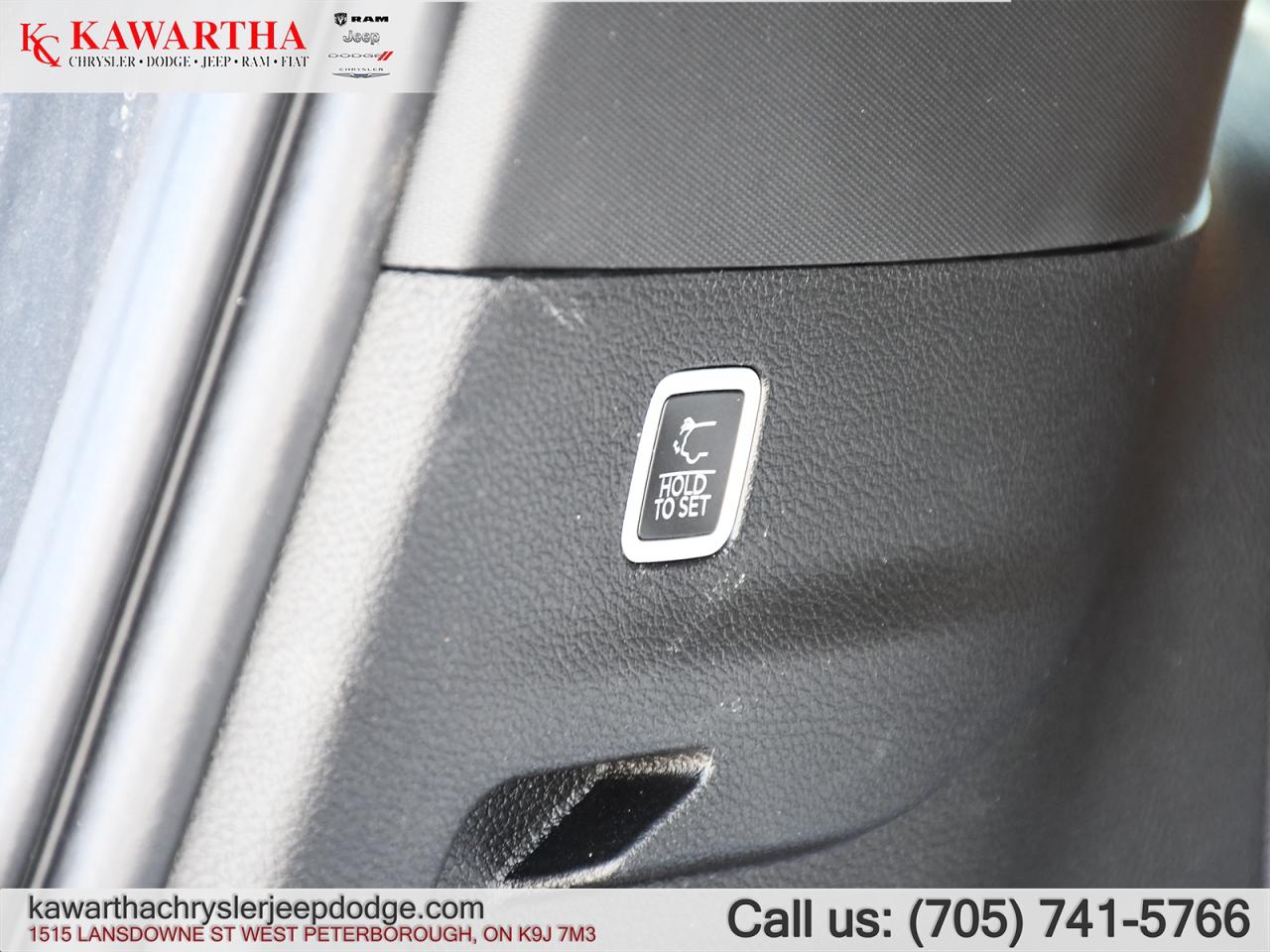 2023 Jeep Grand Wagoneer L Series III Photo