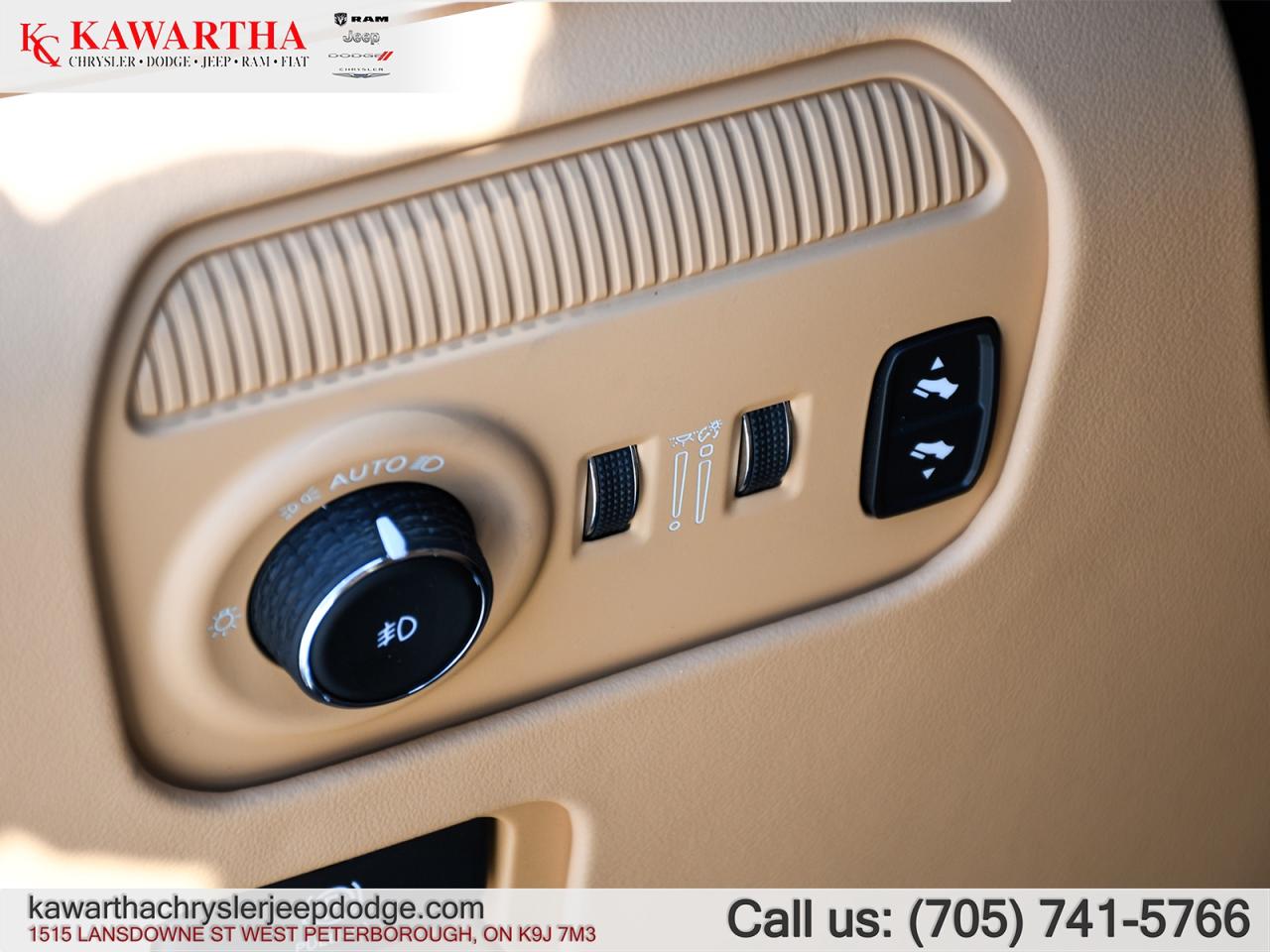 2023 Jeep Grand Wagoneer L Series III Photo