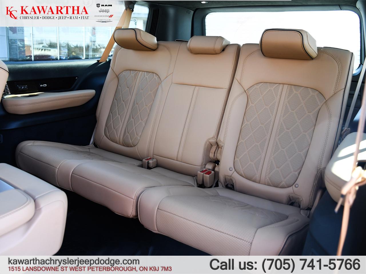 2023 Jeep Grand Wagoneer L Series III Photo