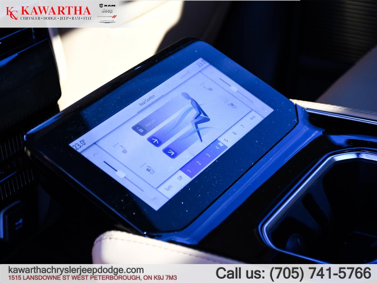 2023 Jeep Grand Wagoneer L Series III Photo