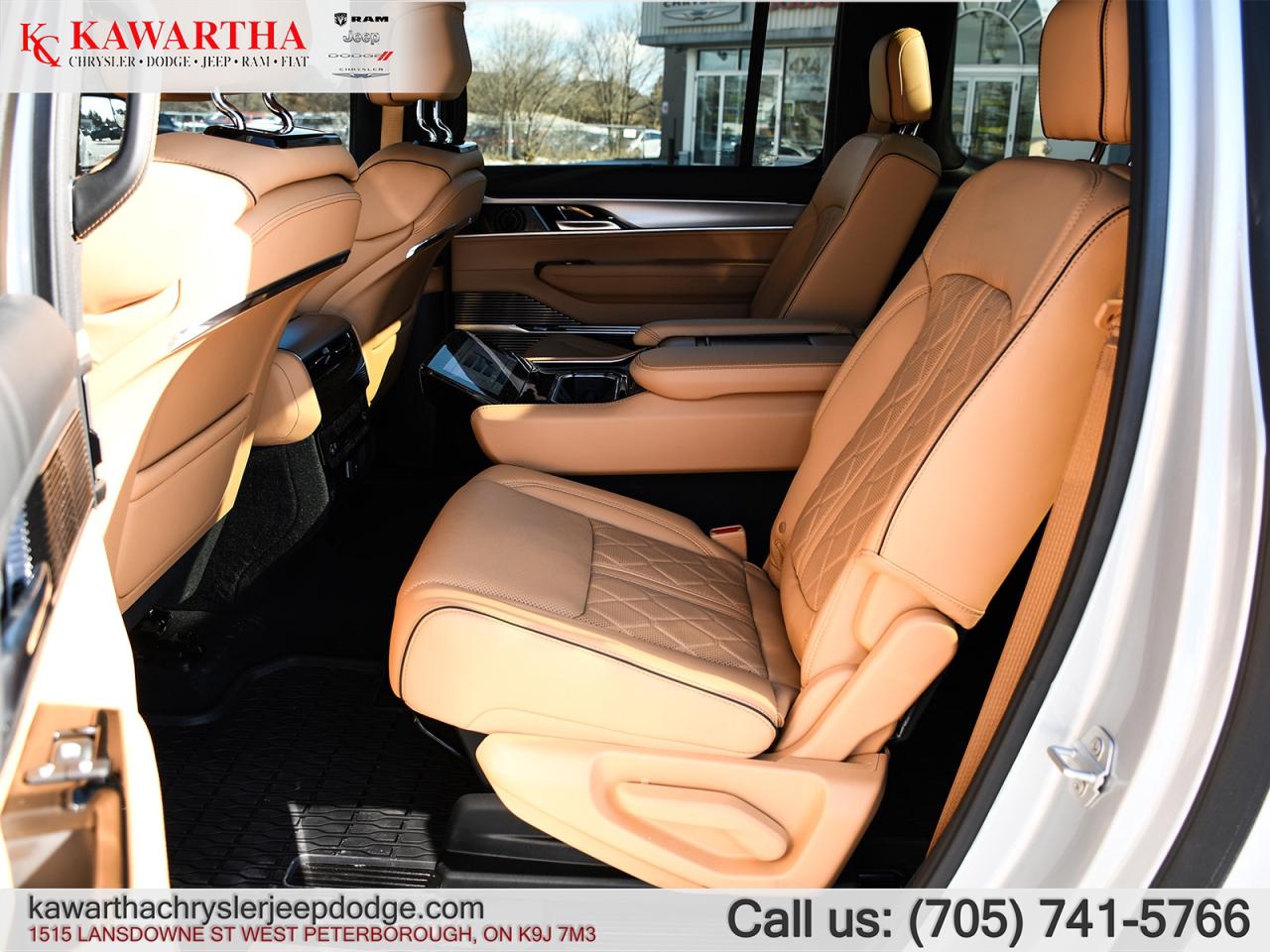 2023 Jeep Grand Wagoneer L Series III Photo