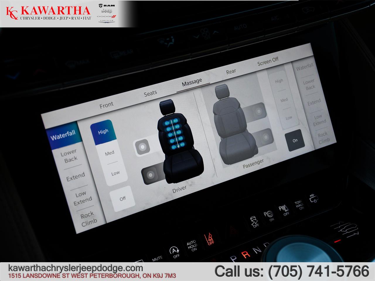 2023 Jeep Grand Wagoneer L Series III Photo