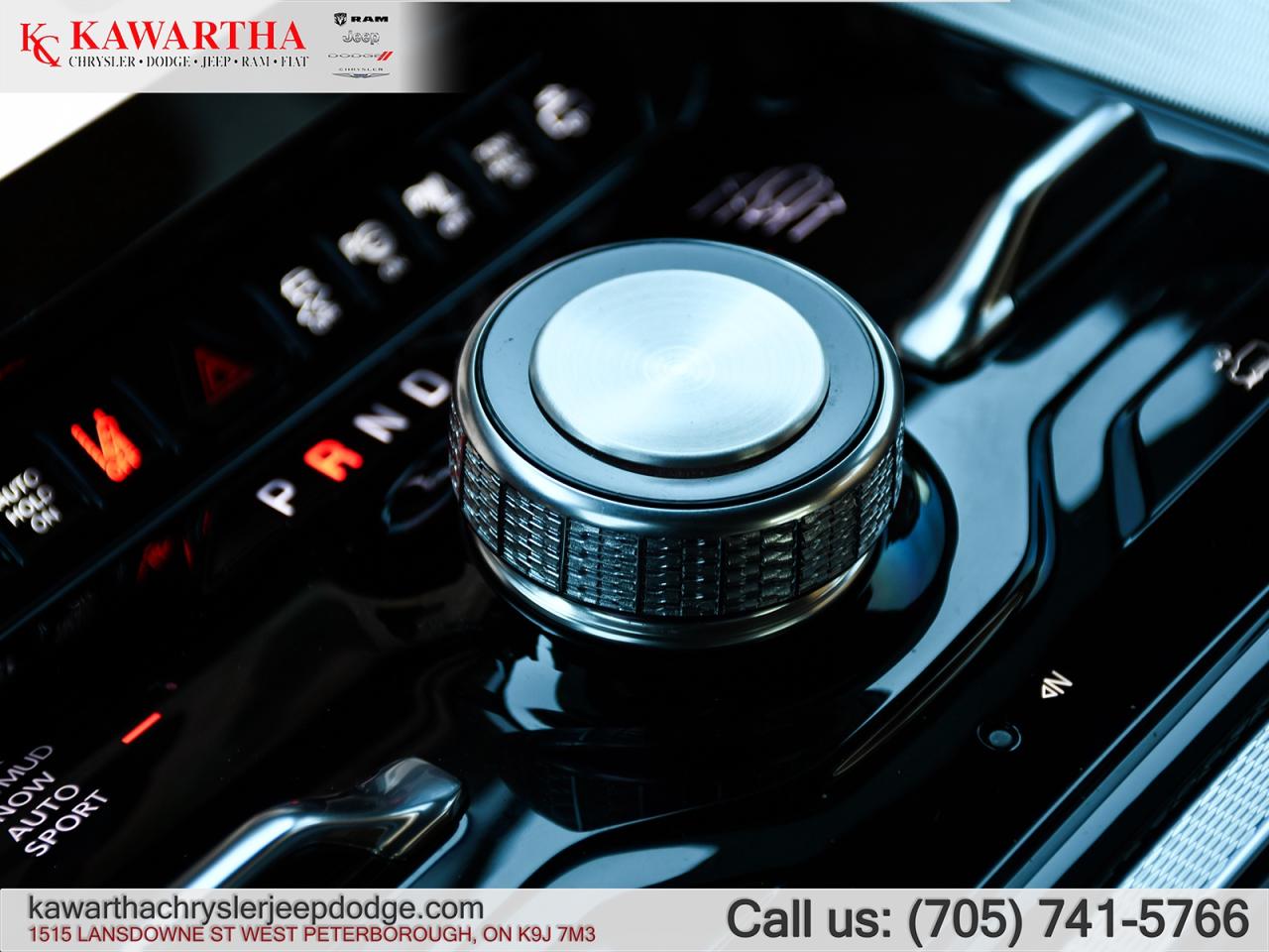 2023 Jeep Grand Wagoneer L Series III Photo