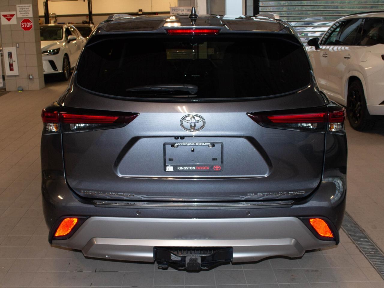 2024 Toyota Highlander LIMITED  Photo
