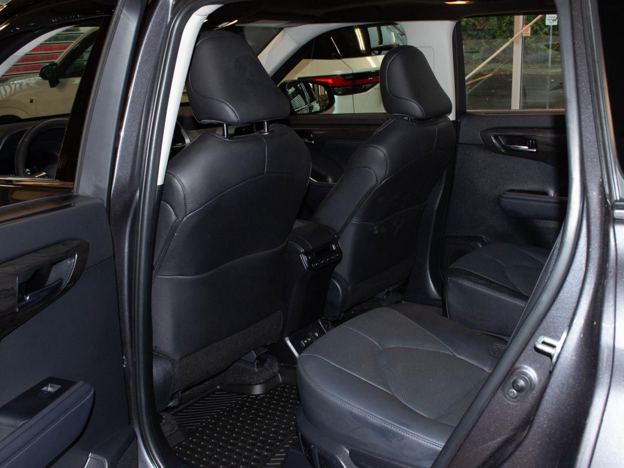 2024 Toyota Highlander LIMITED  Photo