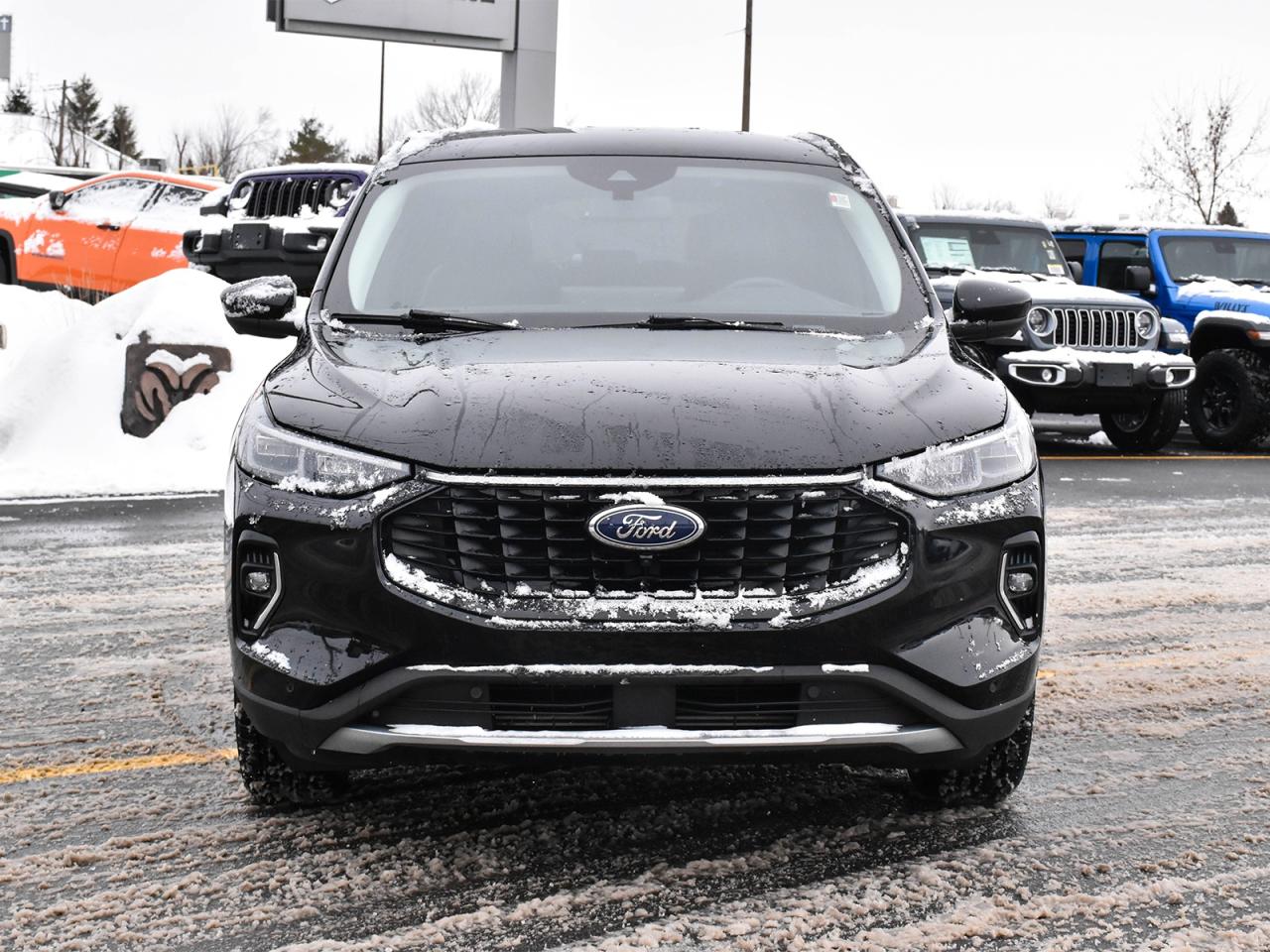 2023 Ford Escape Platinum Photo2