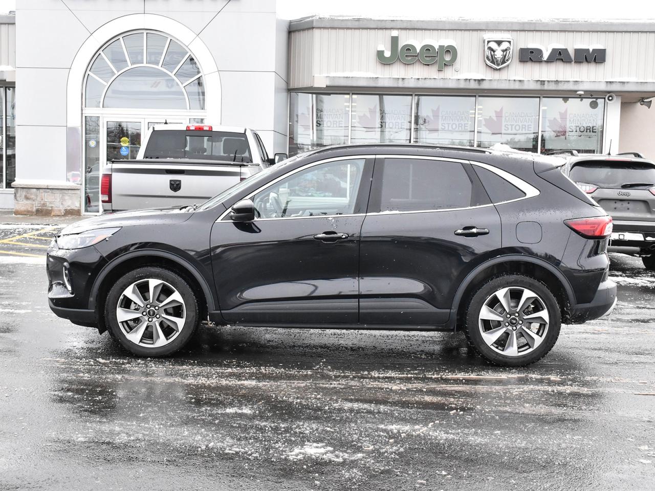 2023 Ford Escape Platinum Photo4