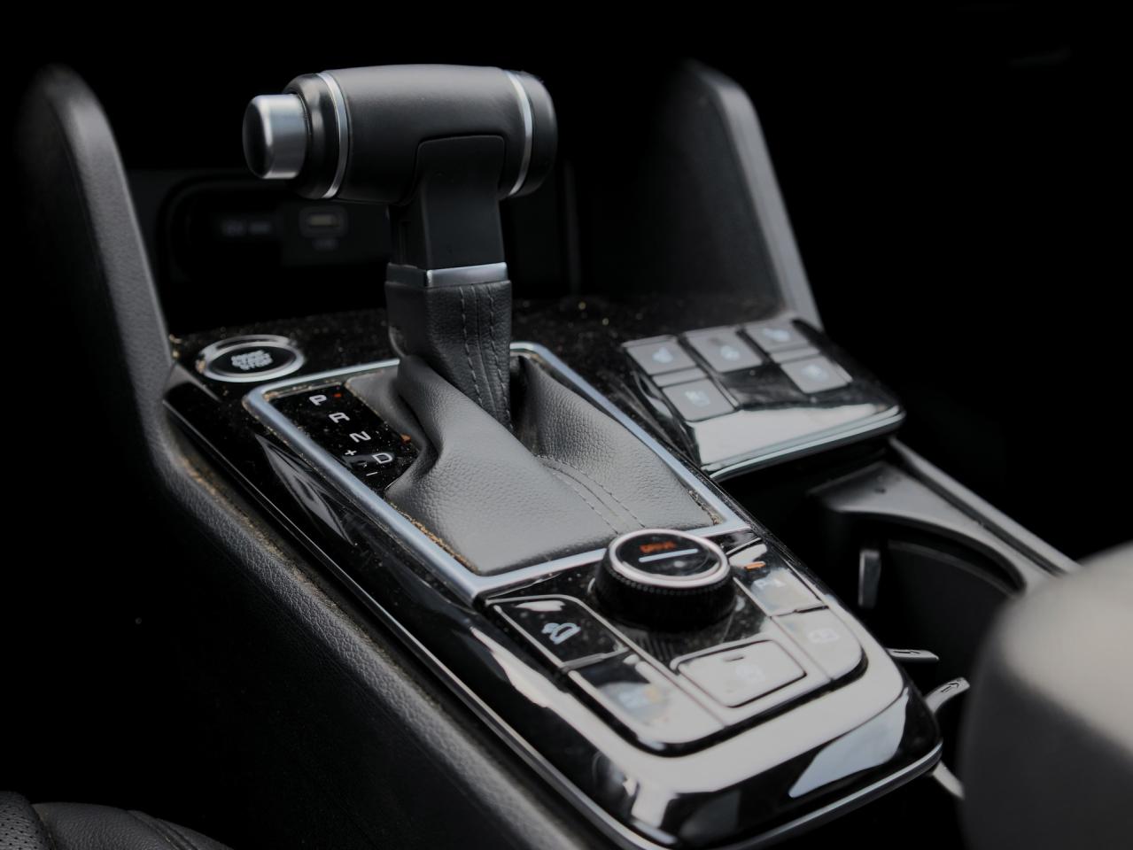 2024 Kia Sportage EX Premium   Pwr Liftgate   Cooled & Memory Seat Photo