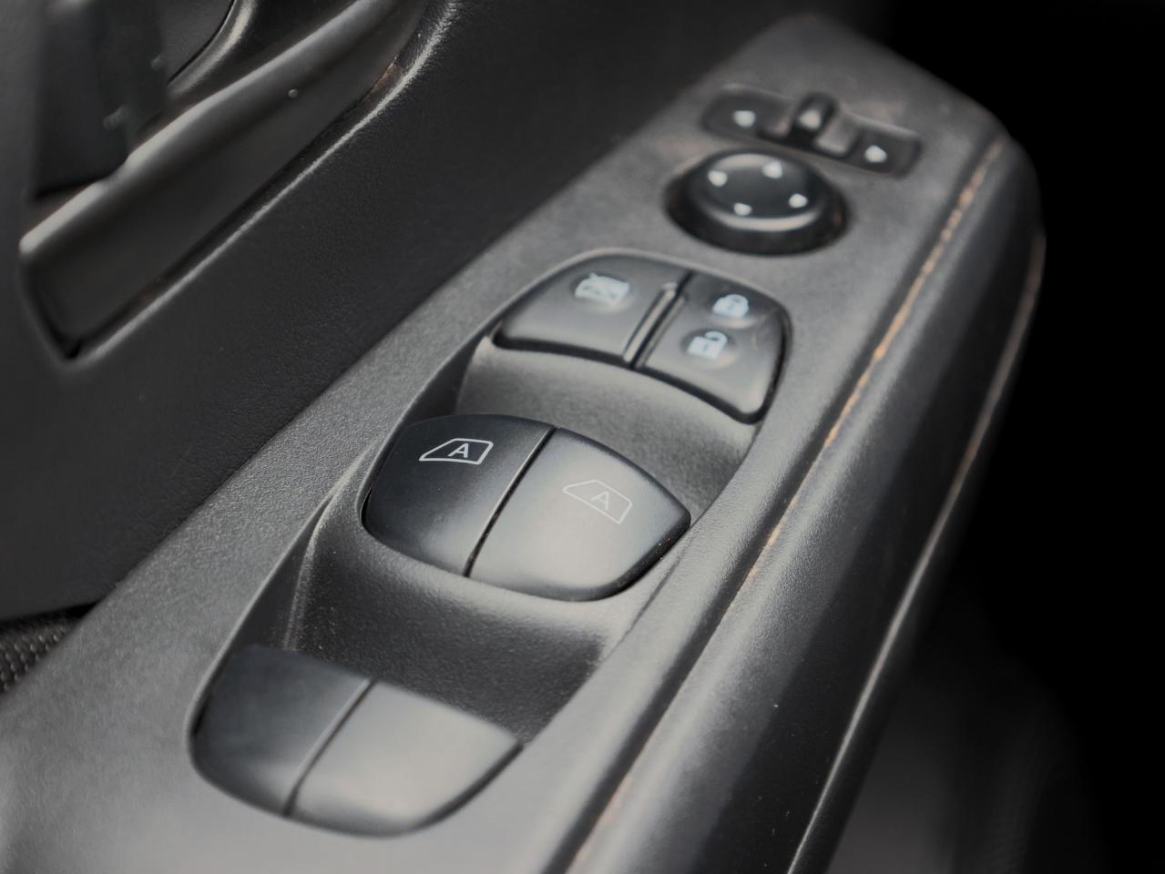 2024 Nissan Kicks S   CarPlay   Blind Spot Warning   Rear Camera Photo