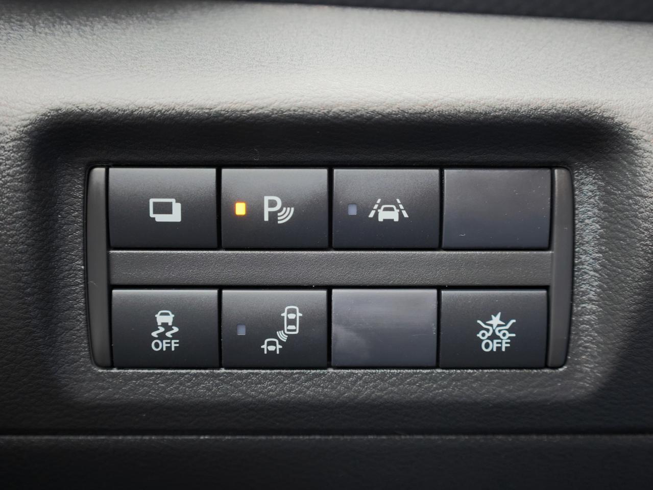 2024 Nissan Kicks S   CarPlay   Blind Spot Warning   Rear Camera Photo