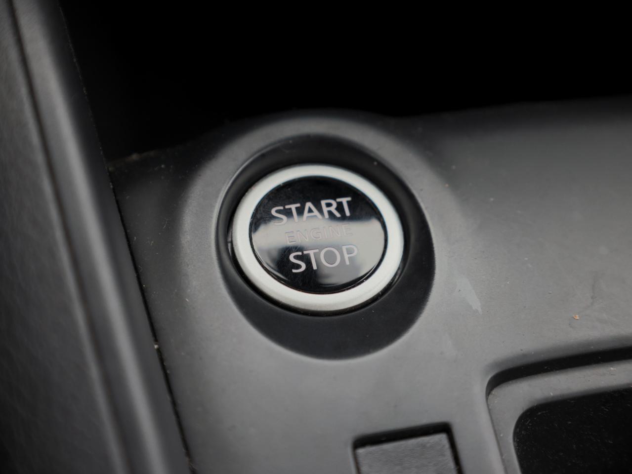 2024 Nissan Kicks S   CarPlay   Blind Spot Warning   Rear Camera Photo