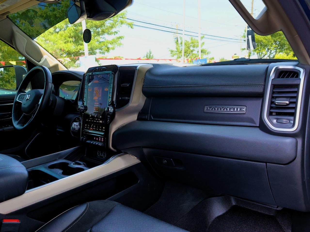 2022 RAM 1500 Laramie 4x4   Climate Ctrl   Htd Steering   Navi Photo