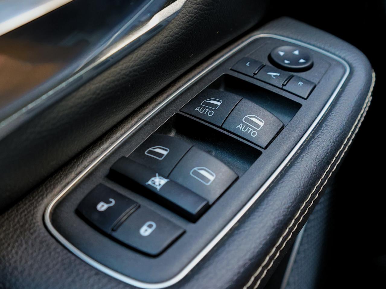 2022 RAM 1500 Laramie 4x4   Climate Ctrl   Htd Steering   Navi Photo