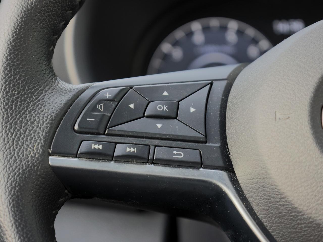 2023 Nissan Kicks SV   Special Edition   Climate Ctrl   Black Alloy Photo