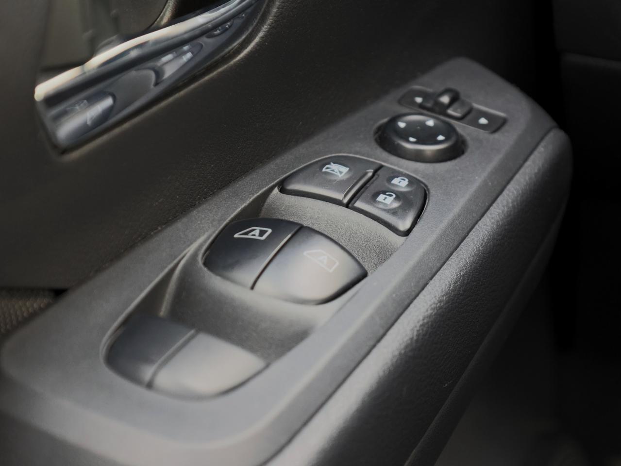 2023 Nissan Kicks SV   Special Edition   Climate Ctrl   Black Alloy Photo