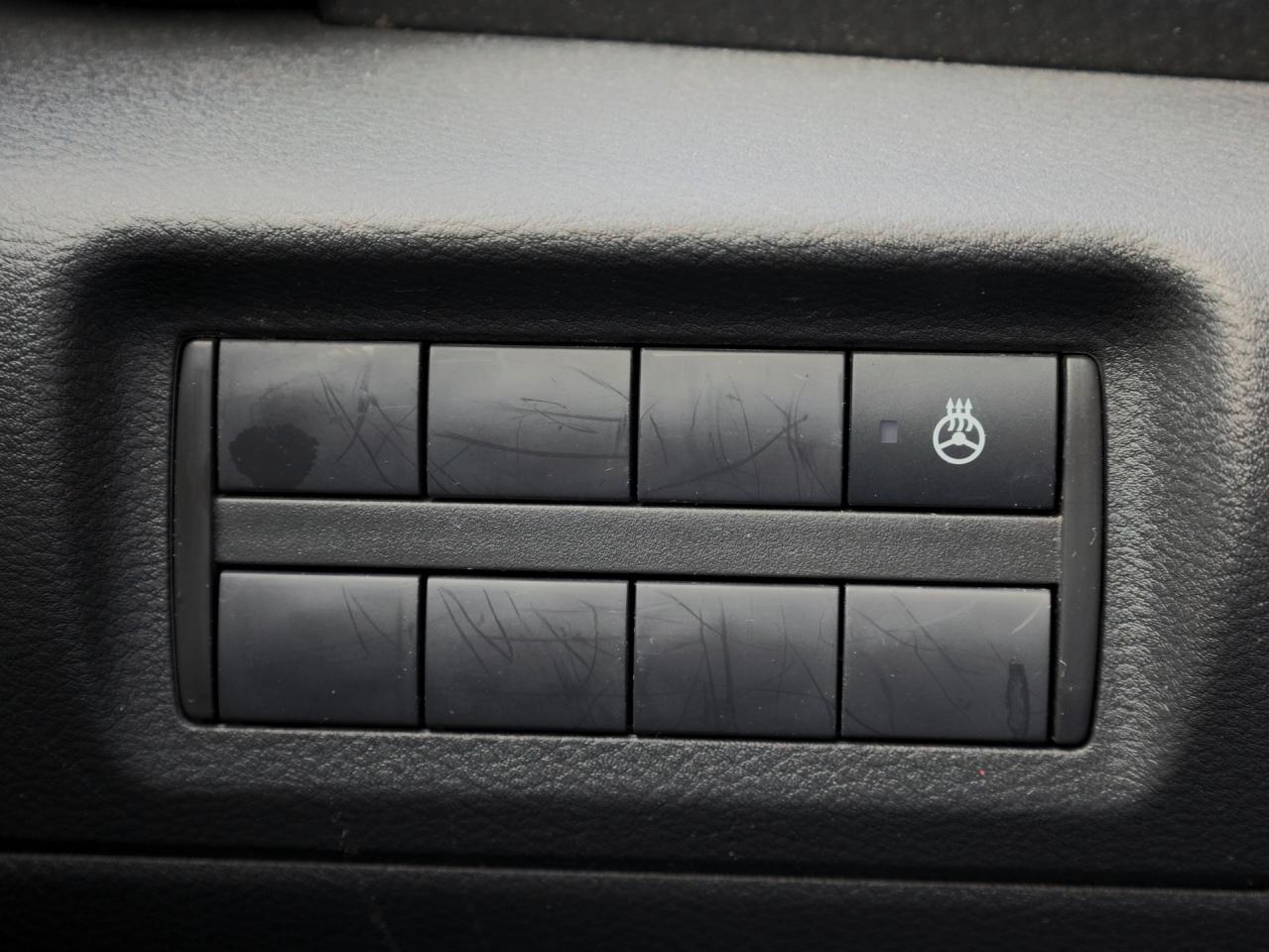 2023 Nissan Kicks SV   Special Edition   Climate Ctrl   Black Alloy Photo