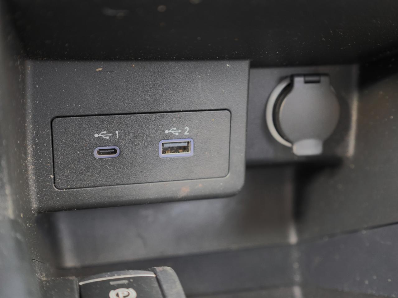 2023 Nissan Kicks SV   Special Edition   Climate Ctrl   Black Alloy Photo