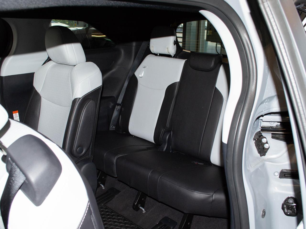 2025 Toyota Sienna XSE 7-Passenger Photo