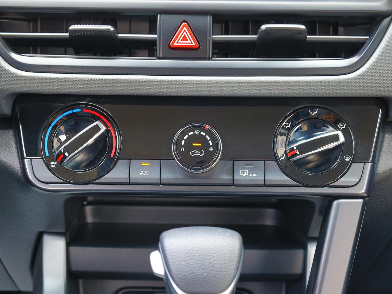 2025 Kia Seltos LX AWD   Blindspot Alert   Heated Seat   Cruise Photo