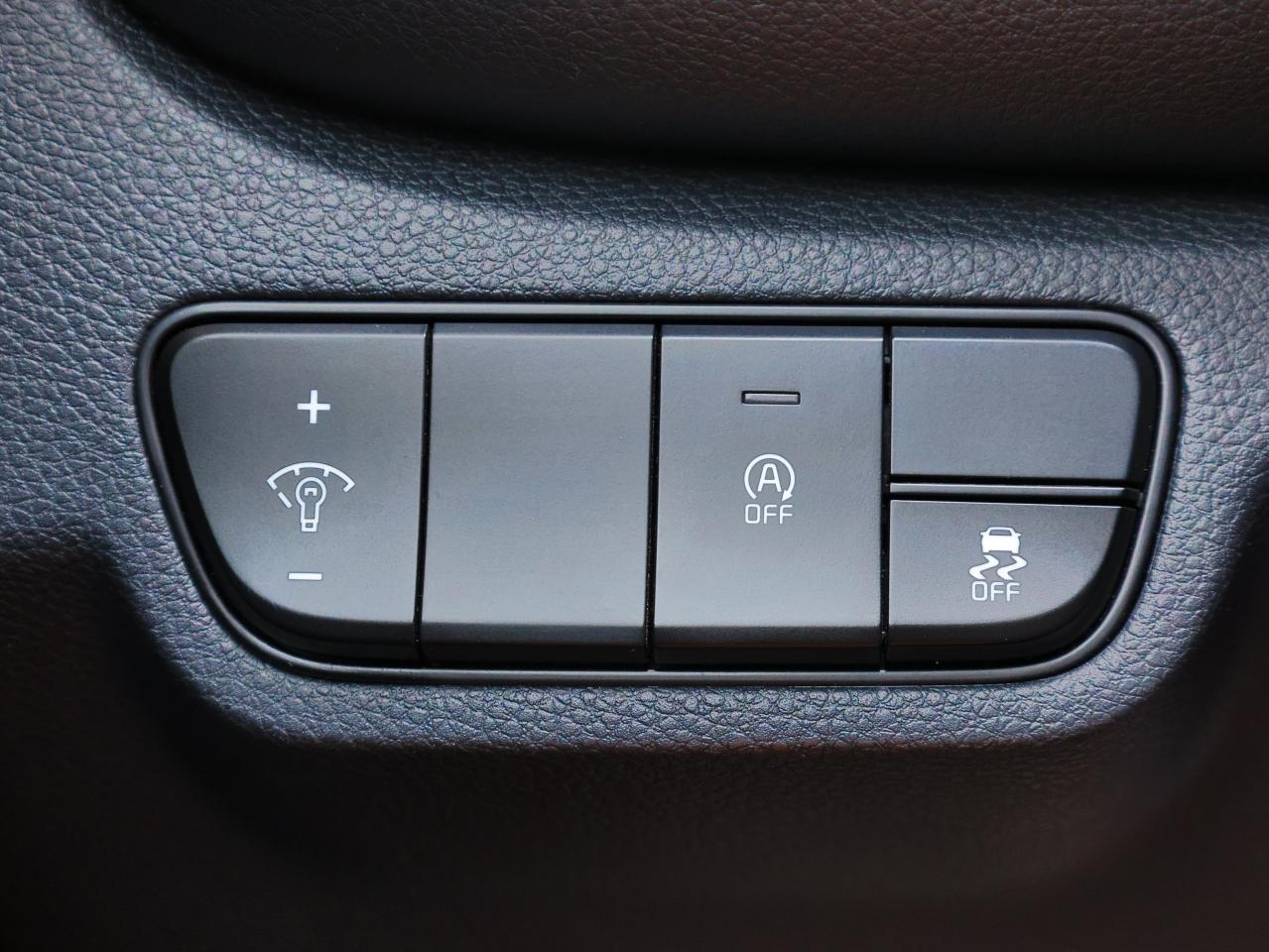 2025 Kia Seltos LX AWD   Blindspot Alert   Heated Seat   Cruise Photo