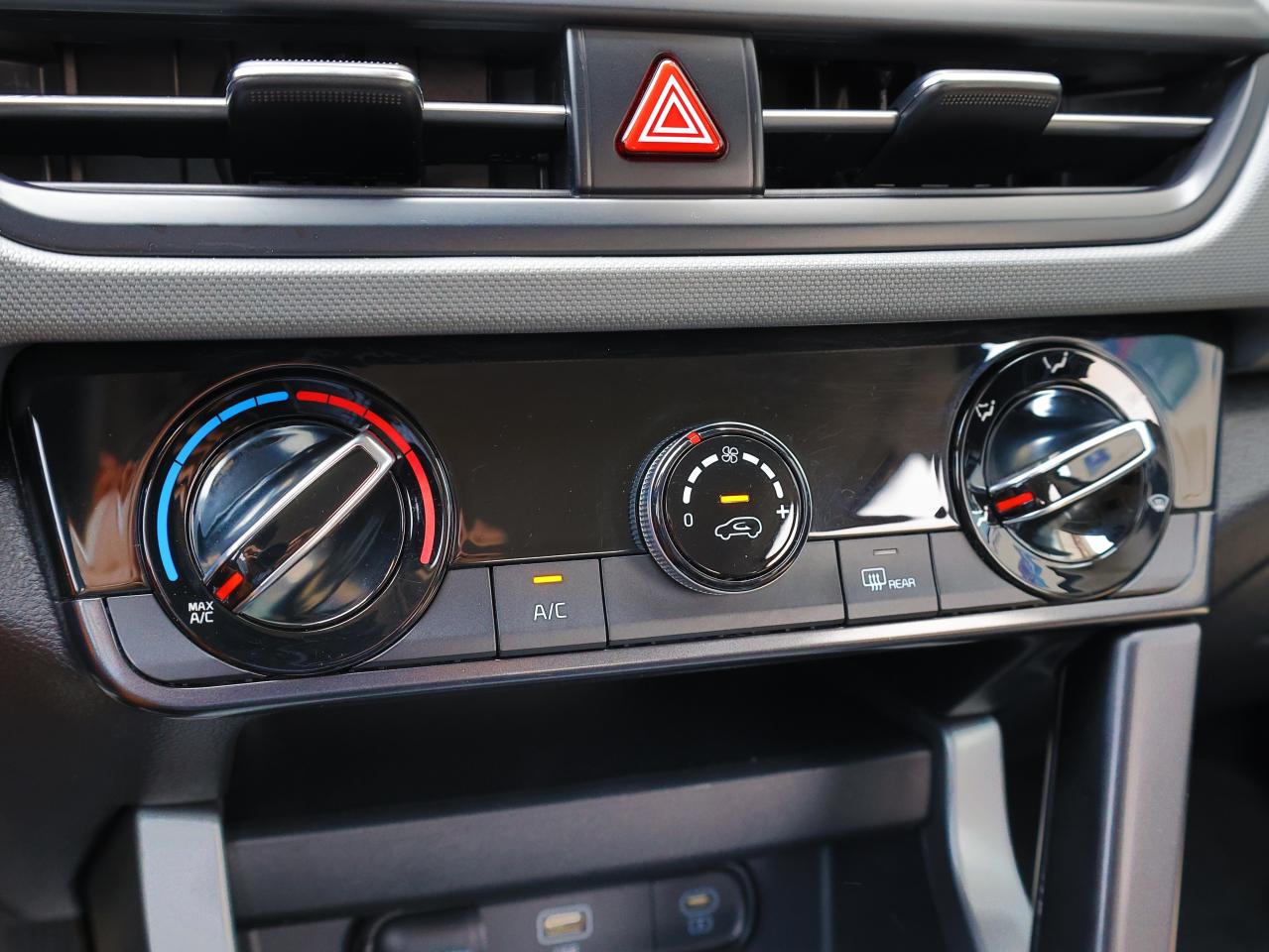 2025 Kia Seltos LX AWD   Blindspot Alert   Heated Seat   Cruise Photo