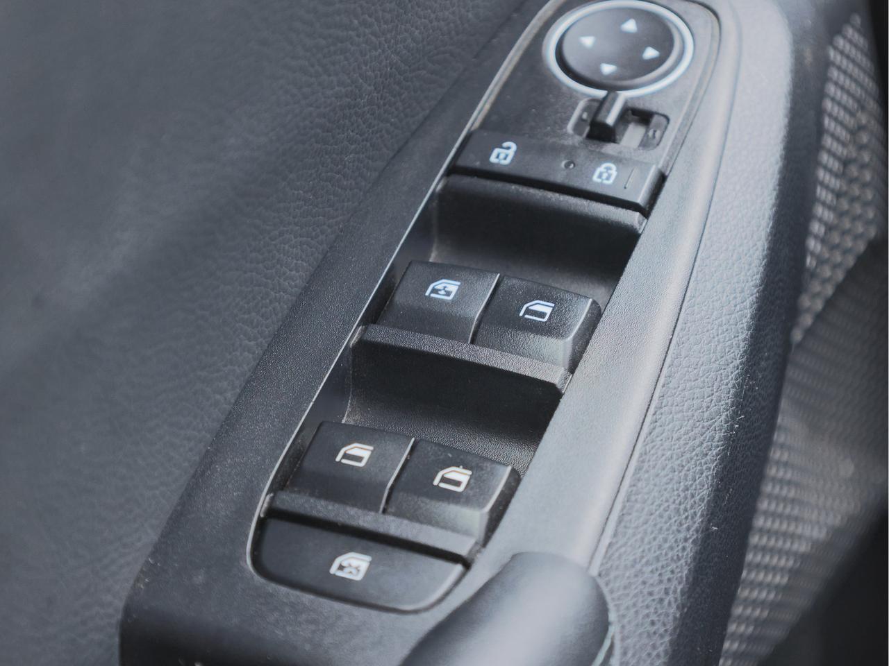 2023 Kia Seltos EX Premium   Navigation   Smart Cruise   Cool Seat Photo