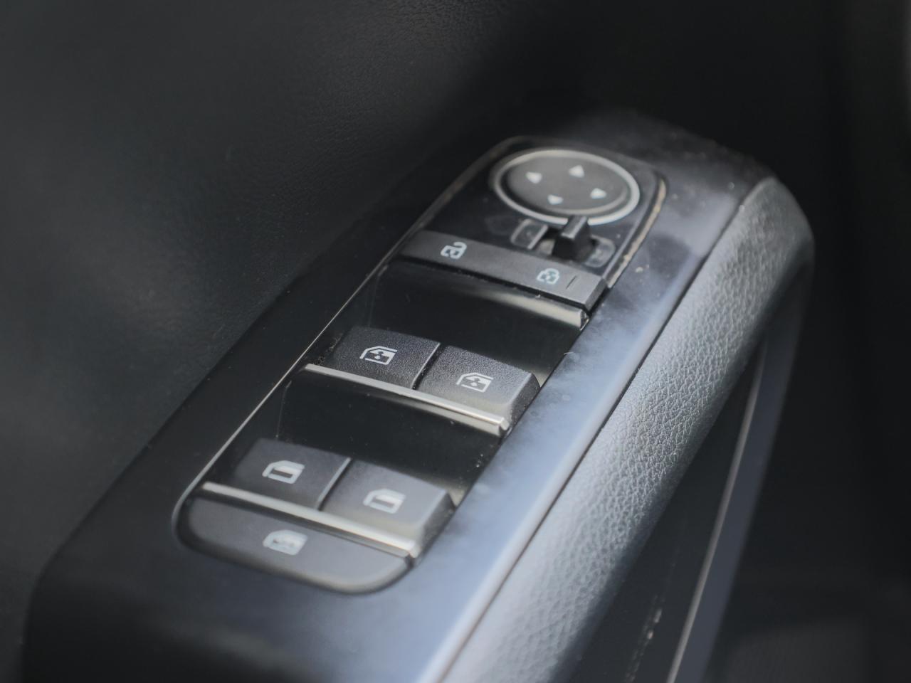 2023 Kia Soul EX   Apple CarPlay   Htd Seats   Blindspot Alrt Photo