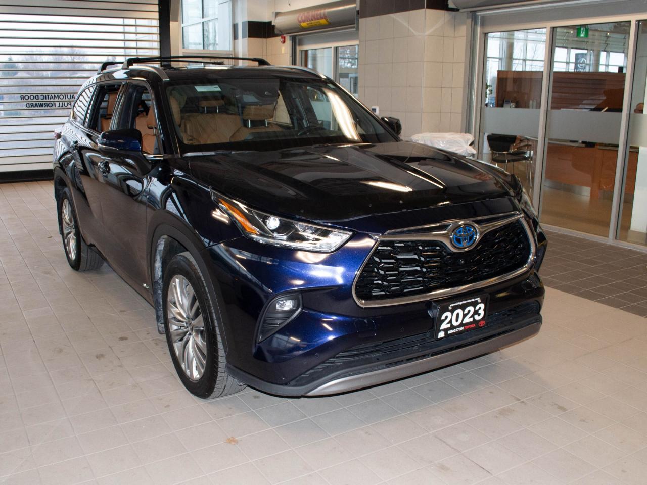2023 Toyota Highlander Hybrid LIMITED Photo2