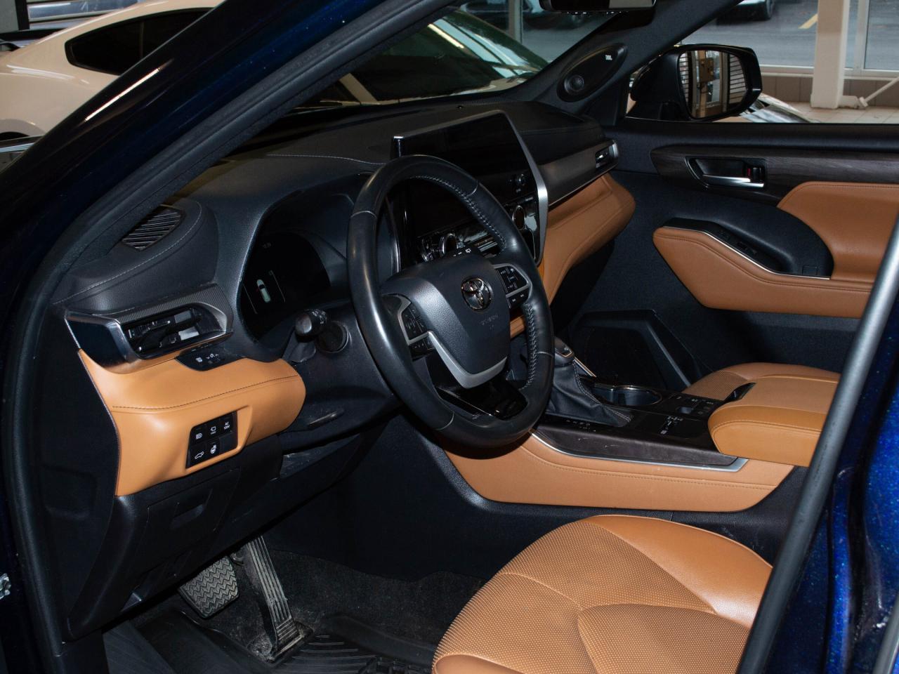 2023 Toyota Highlander Hybrid LIMITED Photo