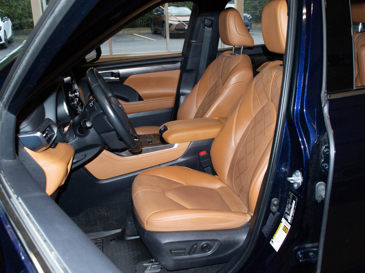 2023 Toyota Highlander Hybrid LIMITED Photo