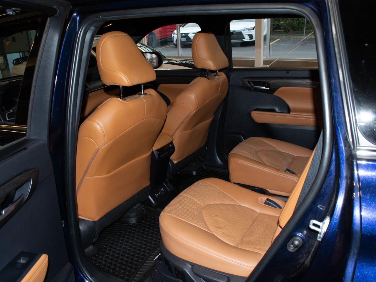 2023 Toyota Highlander Hybrid LIMITED Photo