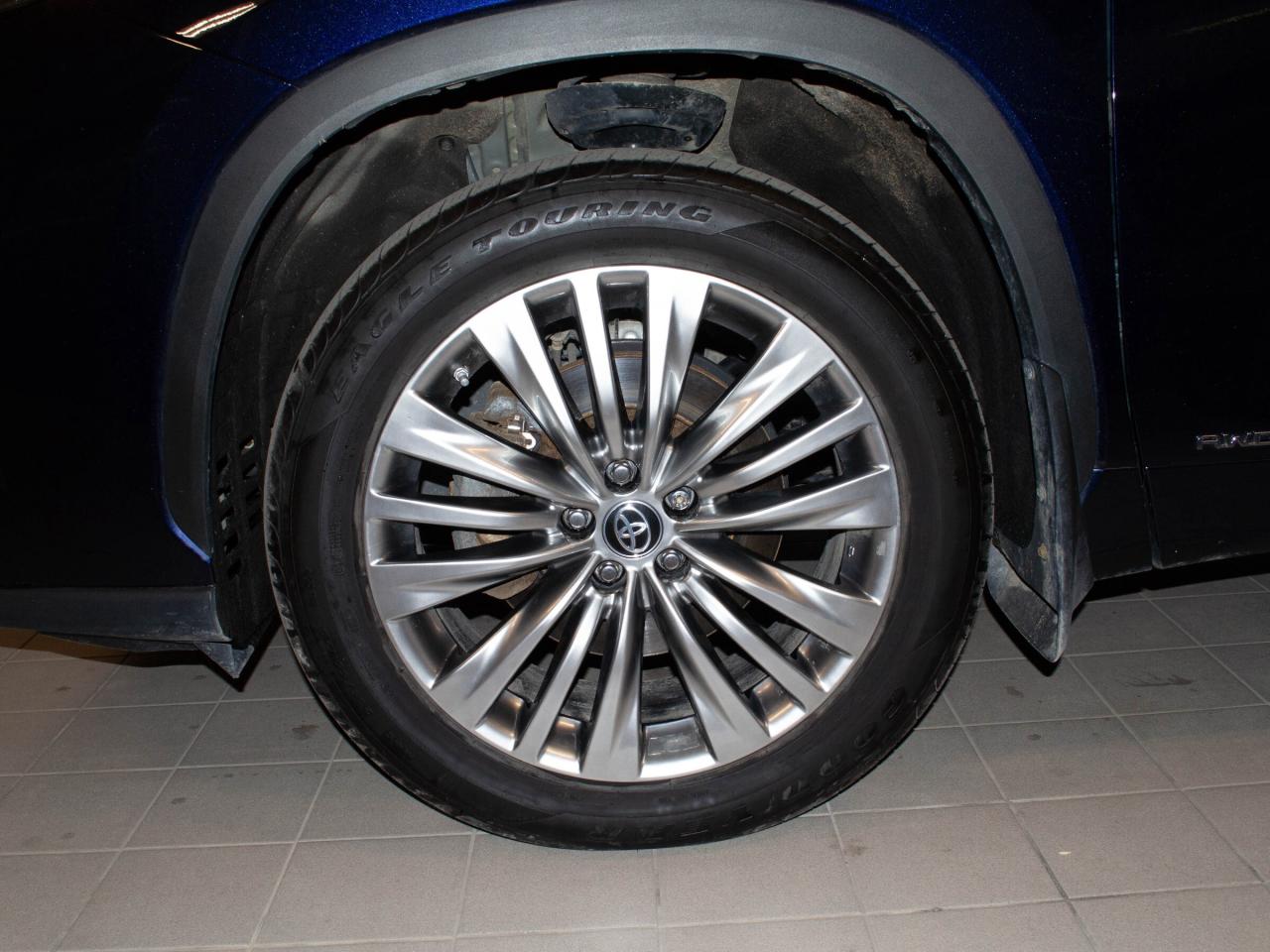 2023 Toyota Highlander Hybrid LIMITED Photo